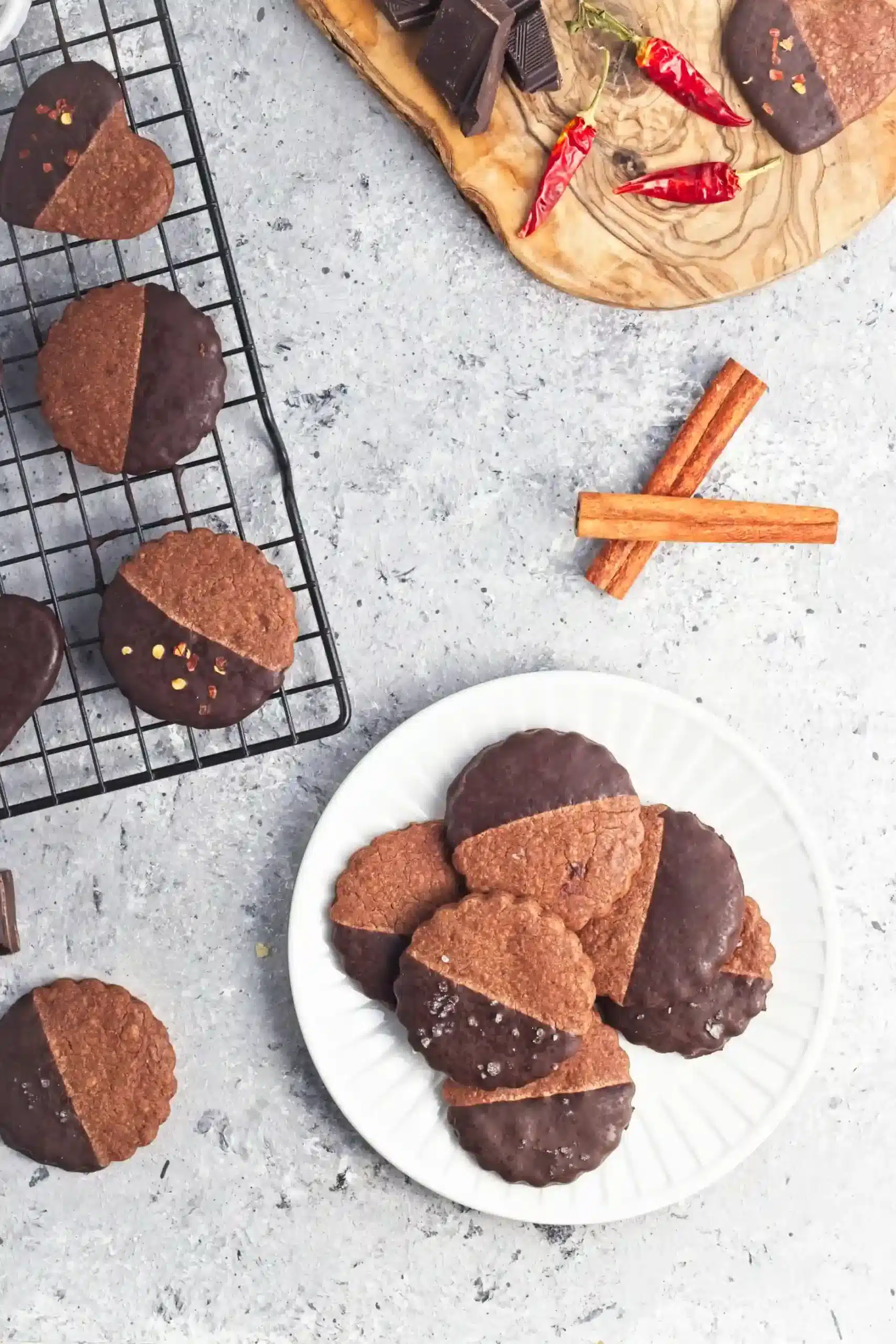 Vegan Spiced Chocolate Cookies 2800 015 scaled